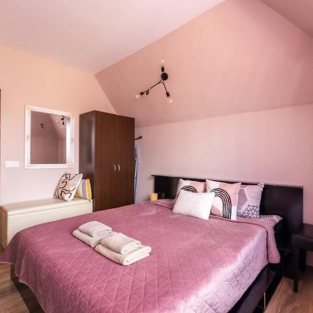 וארנה Quiet & Modern Maisonette מראה חיצוני תמונה