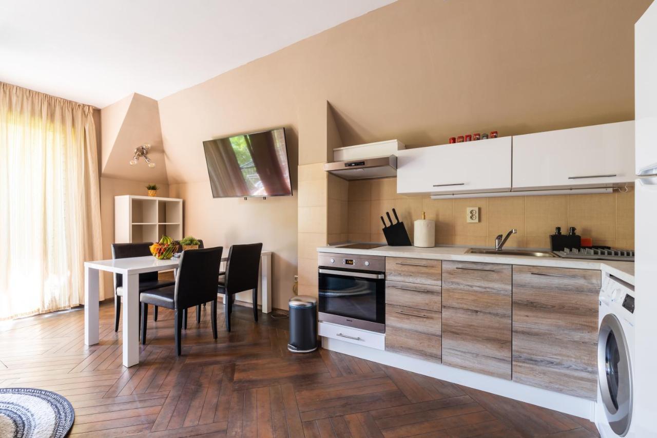 וארנה Quiet & Modern Maisonette מראה חיצוני תמונה