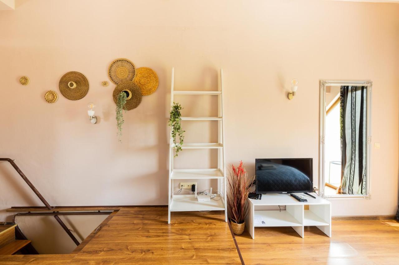 וארנה Quiet & Modern Maisonette מראה חיצוני תמונה