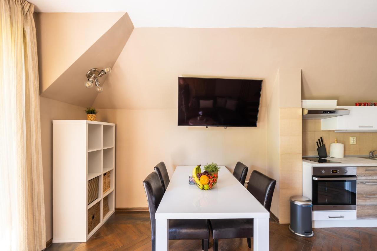 וארנה Quiet & Modern Maisonette מראה חיצוני תמונה